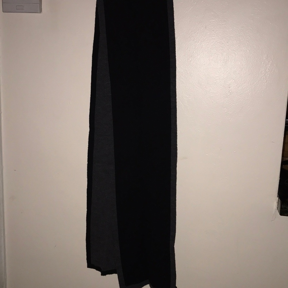 Banana republic 100% wool scarf